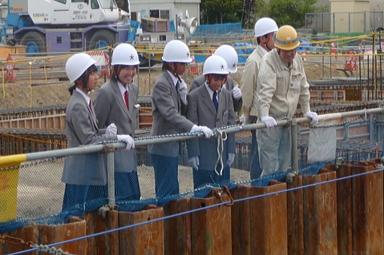 増田中学校生徒５人が職場訪問